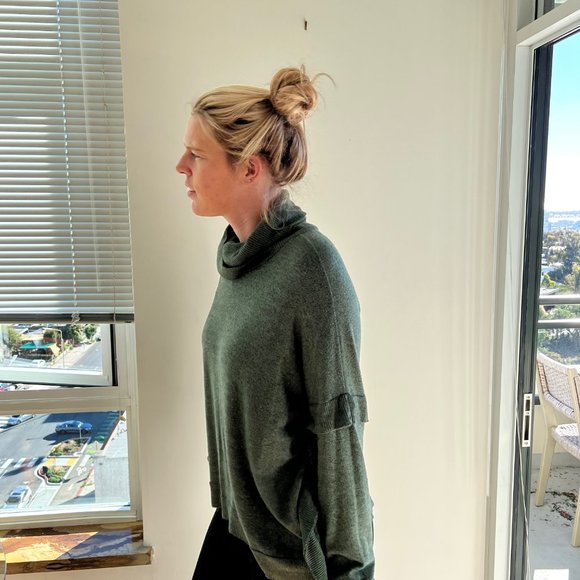 Anthropologie Cozy Green Turtleneck Sweater - Picture 2 of 3